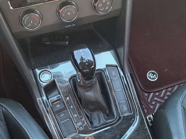 Фото 9 - Volkswagen Tiguan L Pro