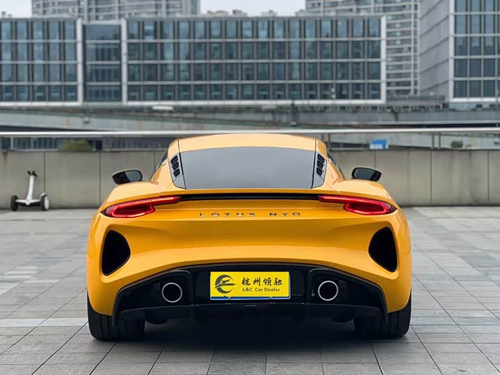 Фото 3 - Lotus Emira