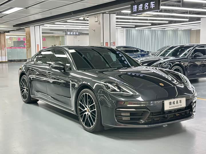 Фото 1 - Porsche Panamera