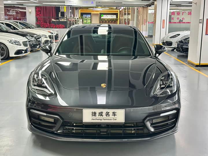 Фото 2 - Porsche Panamera