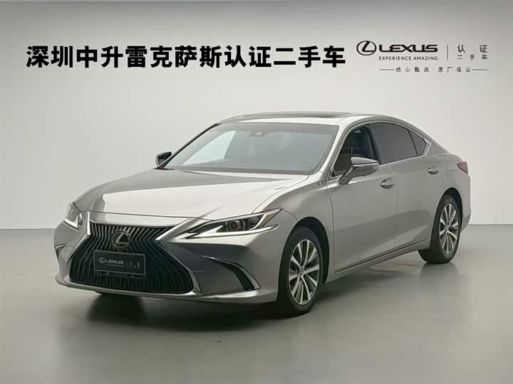 Фото 1 - Lexus ES