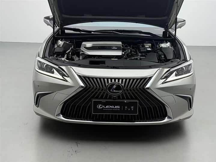 Фото 3 - Lexus ES