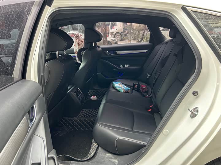 Фото 3 - Honda Inspire