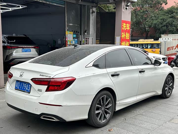 Фото 5 - Honda Inspire