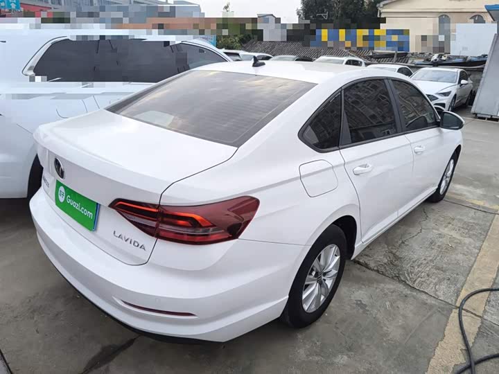 Фото 7 - Volkswagen Lavida