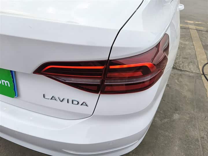 Фото 8 - Volkswagen Lavida
