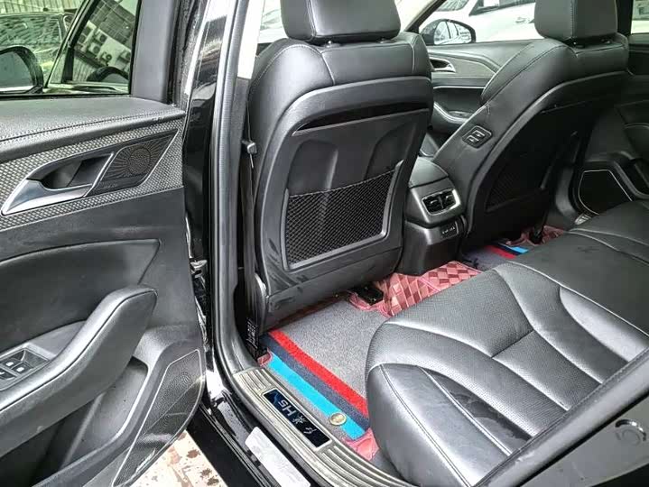 Фото 7 - Hongqi H5