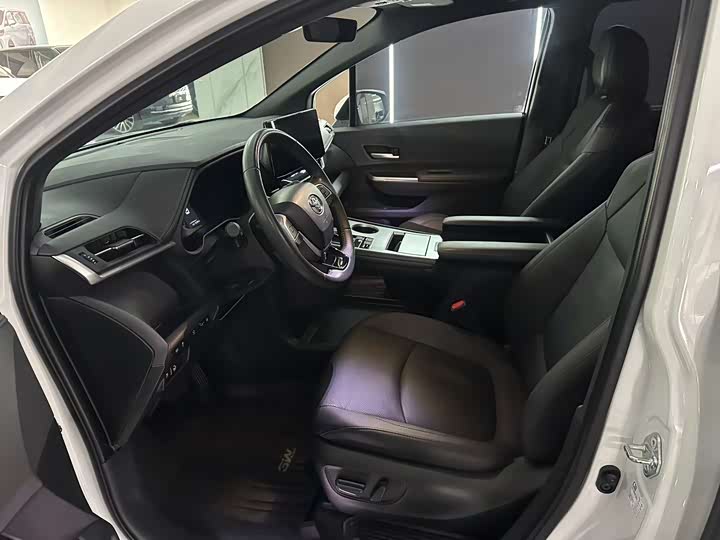 Фото 4 - Toyota Sienna