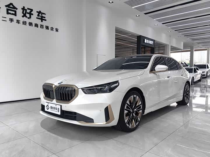 Фото 1 - BMW 5 Series