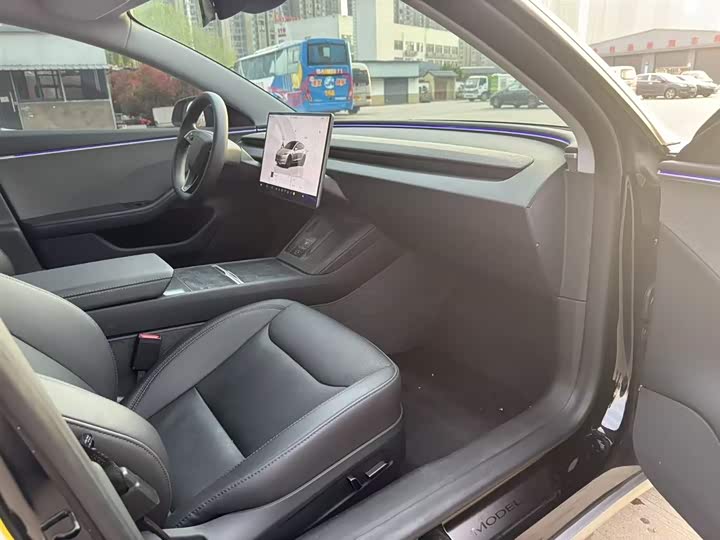 Фото 7 - Tesla Model 3