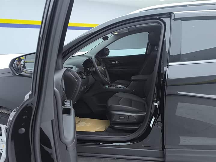 Фото 9 - Chevrolet Equinox