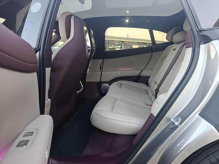 Фото 6 - Xiaomi YU7