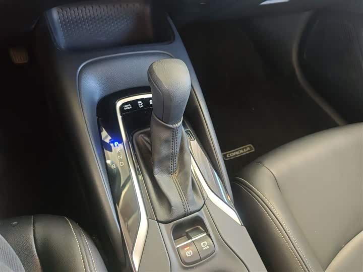 Фото 6 - Toyota Corolla