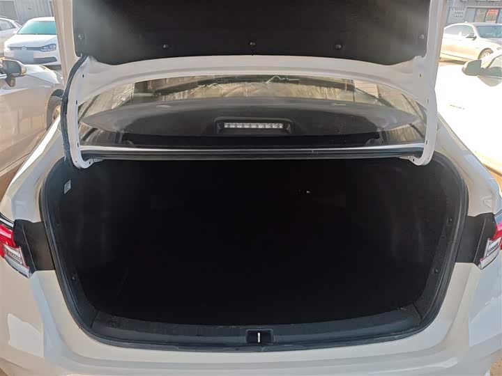 Фото 9 - Toyota Corolla