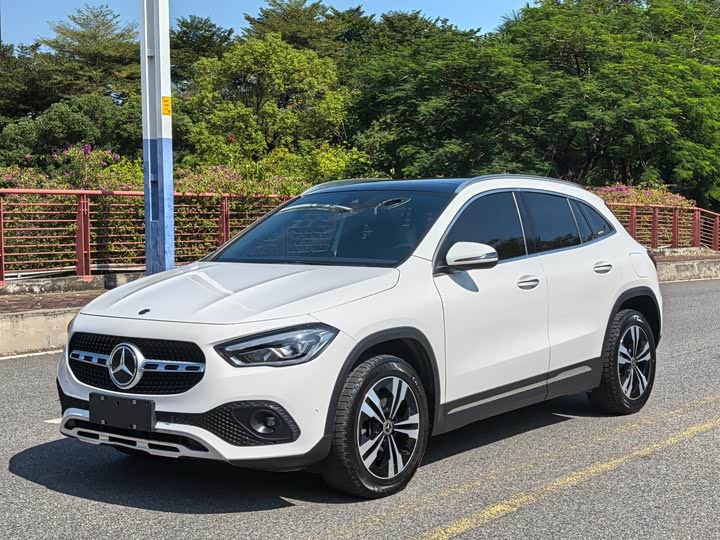 Фото 1 - Mercedes-Benz GLA-Class