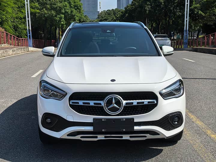 Фото 2 - Mercedes-Benz GLA-Class
