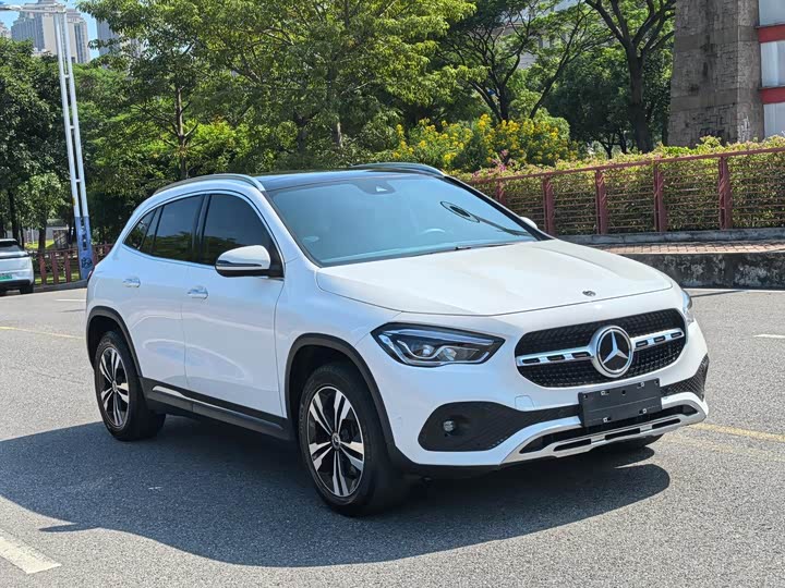 Фото 3 - Mercedes-Benz GLA-Class
