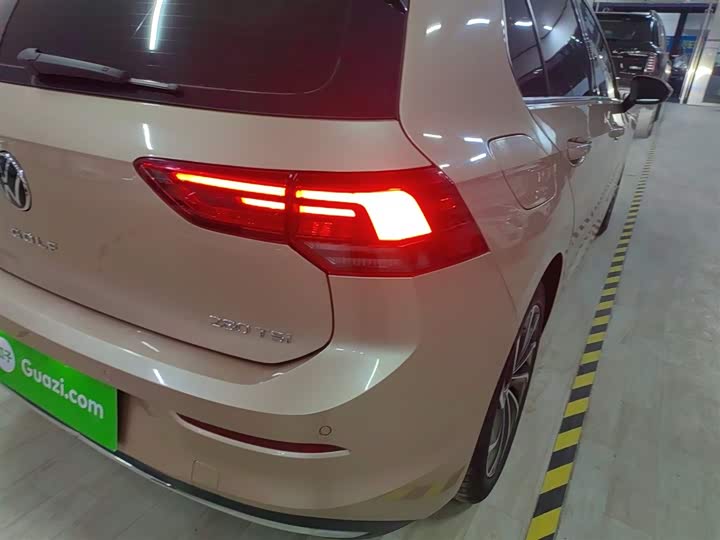 Фото 8 - Volkswagen Golf