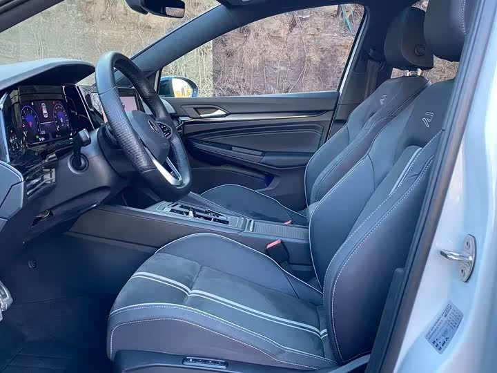 Фото 7 - Volkswagen Golf