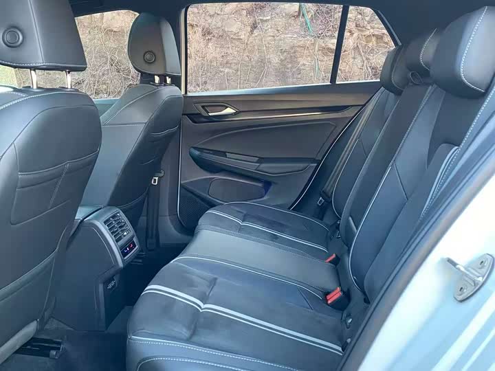 Фото 8 - Volkswagen Golf