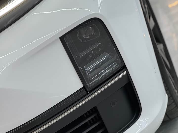 Фото 8 - LiXiang L7