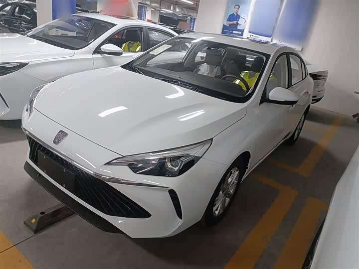 Фото 2 - Roewe i5