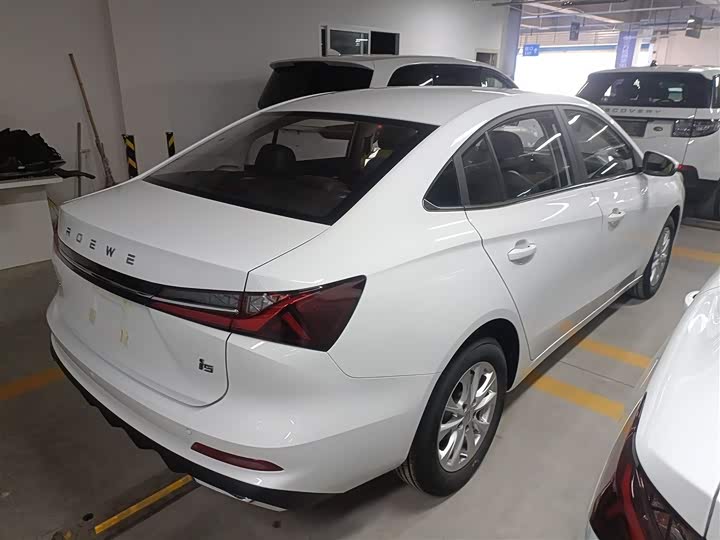 Фото 7 - Roewe i5