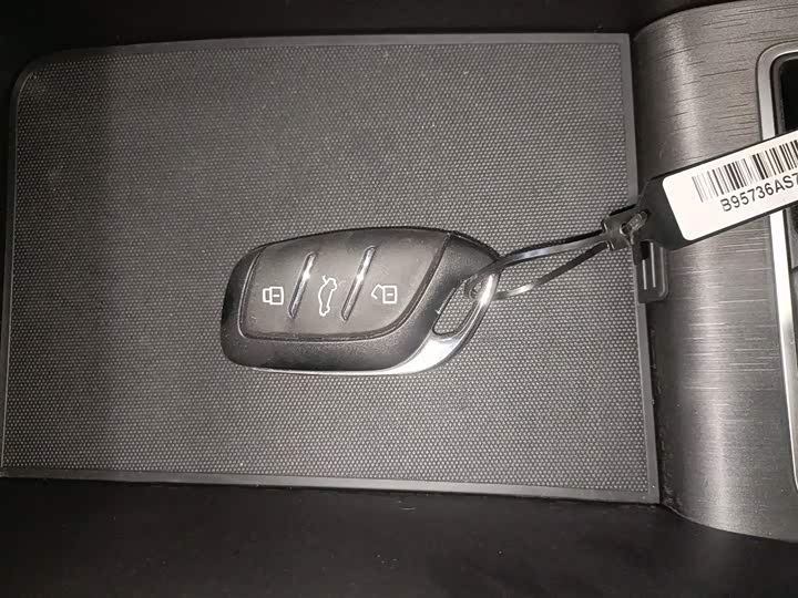 Фото 9 - Roewe i5