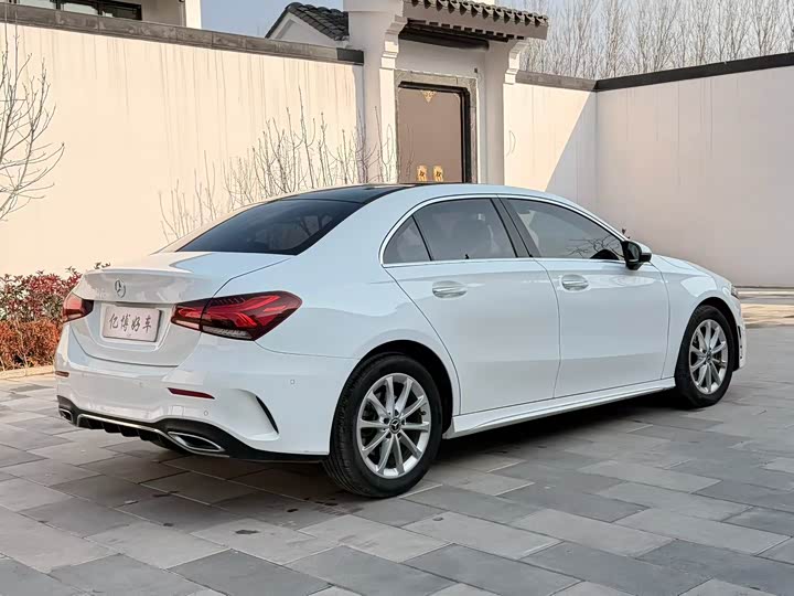 Фото 9 - Mercedes-Benz A-Class