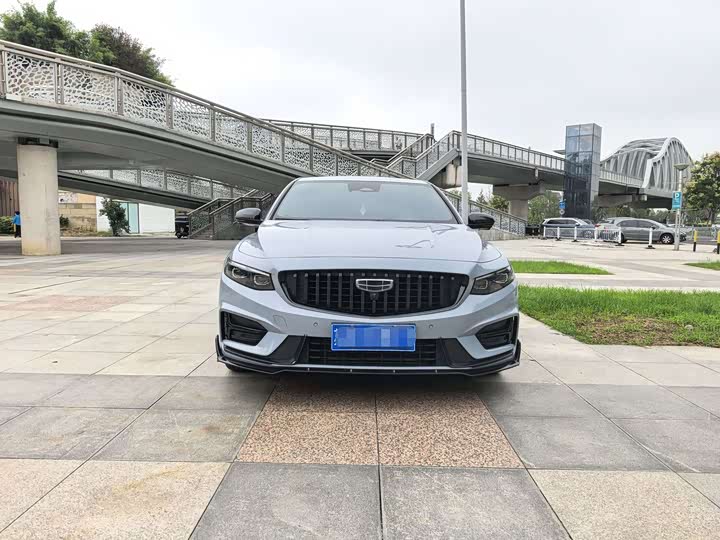 Фото 2 - Geely Preface