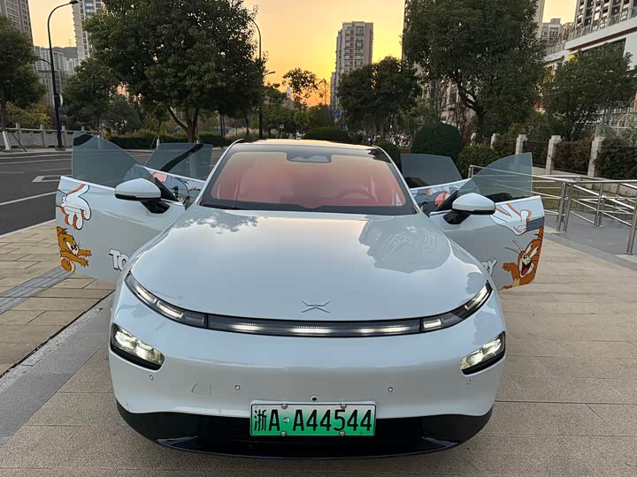 Фото 8 - XPeng P7