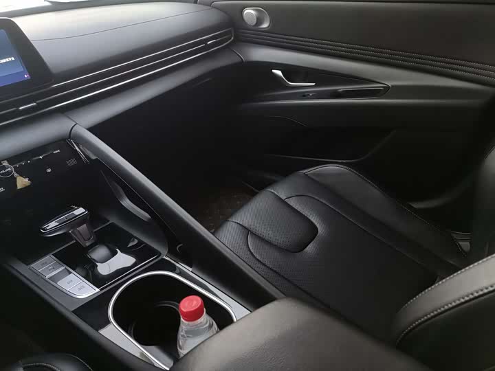 Фото 5 - Hyundai Elantra N line