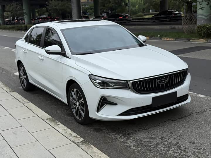 Фото 3 - Geely Emgrand