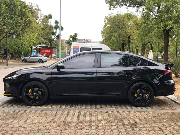 Фото 7 - MG Motor 6