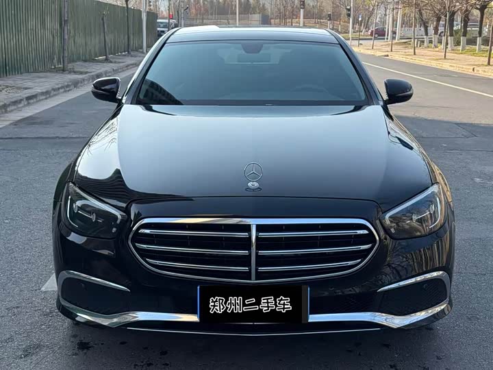 Фото 2 - Mercedes-Benz E-Class