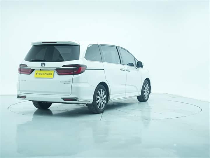 Фото 8 - Honda Odyssey