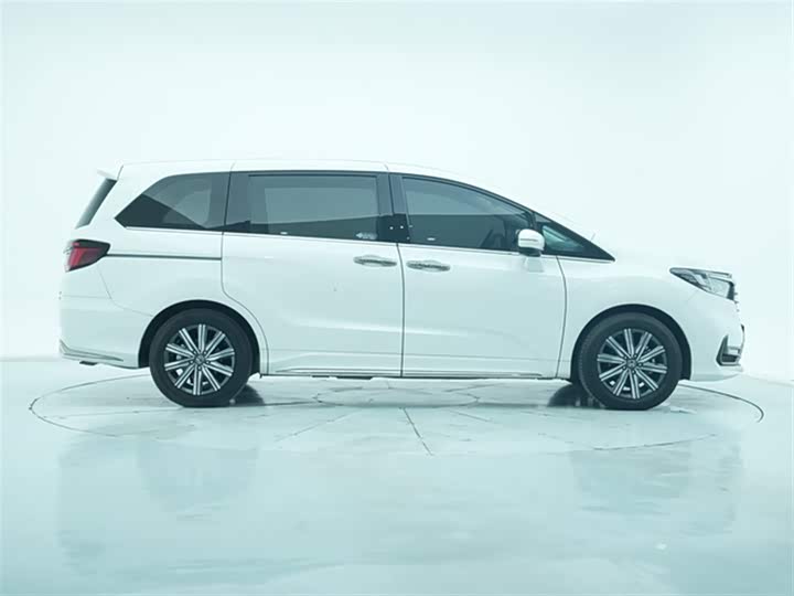 Фото 9 - Honda Odyssey