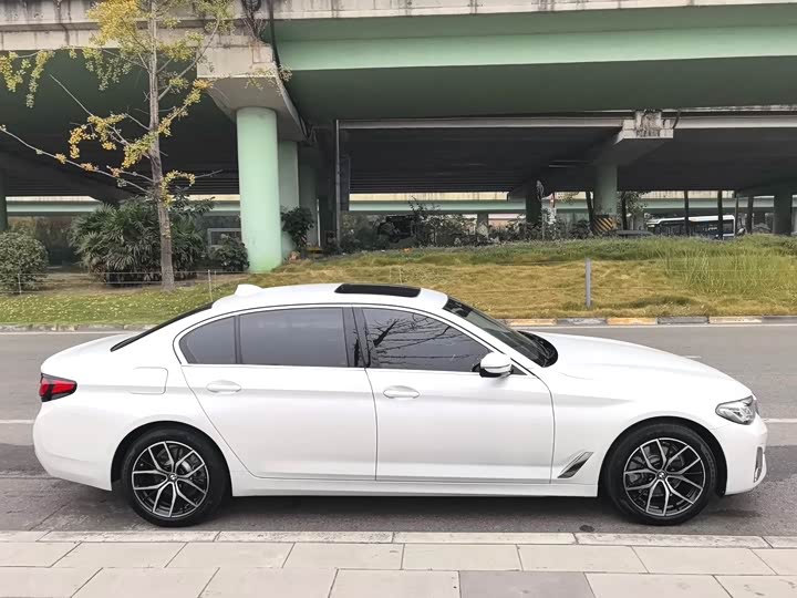 Фото 2 - BMW 5 Series