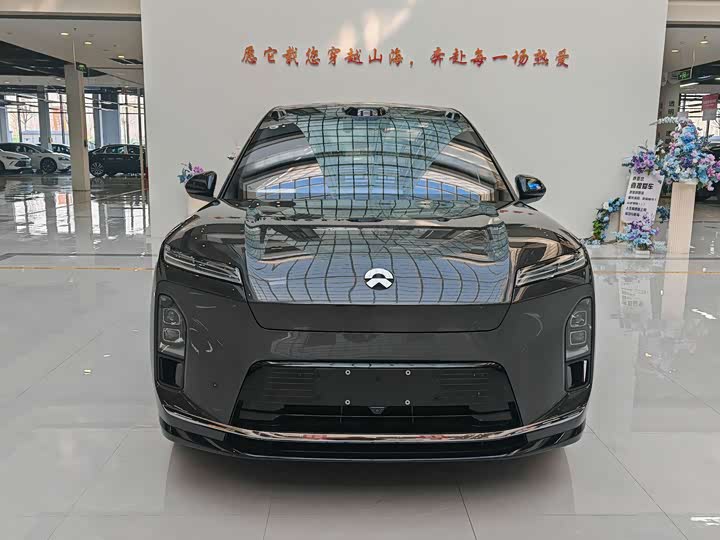 Фото 2 - Nio ES8