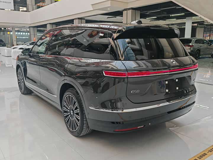 Фото 7 - Nio ES8