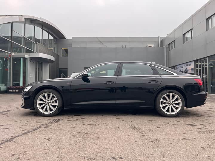 Фото 3 - Audi A6L