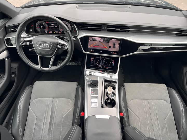 Фото 6 - Audi A6L