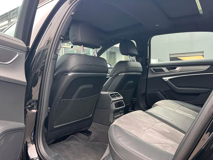 Фото 7 - Audi A6L