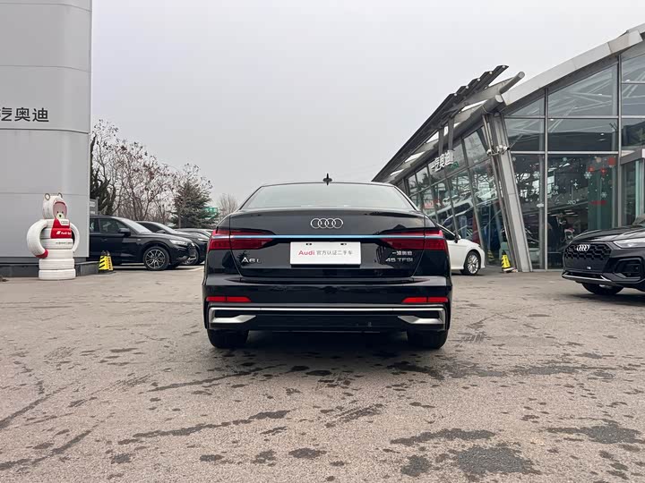 Фото 8 - Audi A6L
