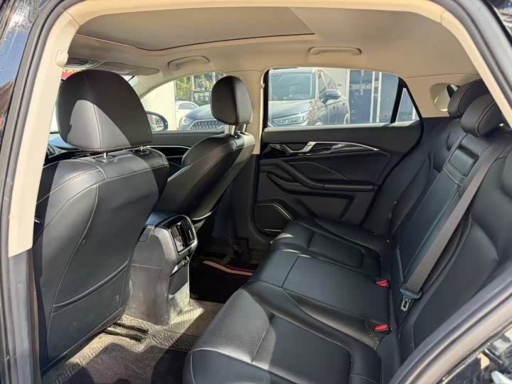 Фото 5 - Bestune B70