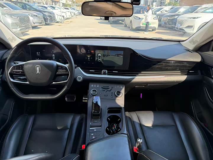 Фото 6 - Bestune B70