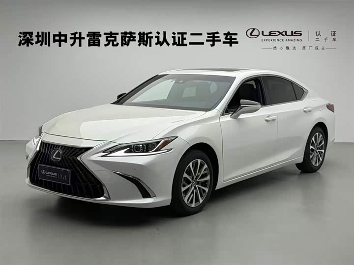 Фото 1 - Lexus ES