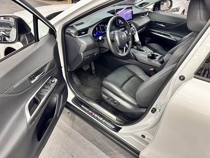 Фото 8 - Toyota Venza