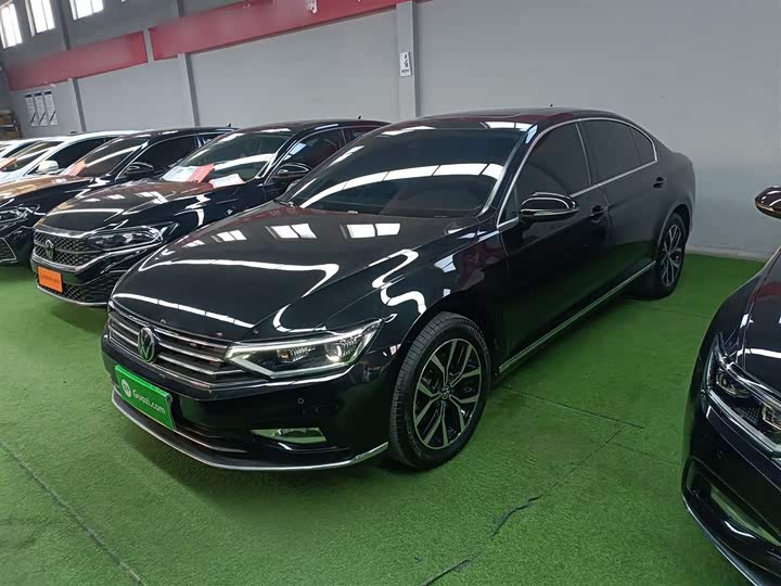 Фото 2 - Volkswagen Magotan