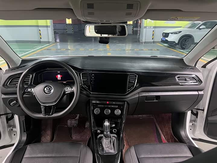 Фото 8 - Volkswagen T-Roc